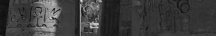 Zwischen den Sulen - Karnak Tempel (Luxor - EG) - 28 08 2004, 10:19 Uhr