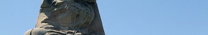 Seit Jahrhunderten in Stein gemeielt - Memnon Kolosse (Theben - EG) - 28 08 2004, 13:14 Uhr
