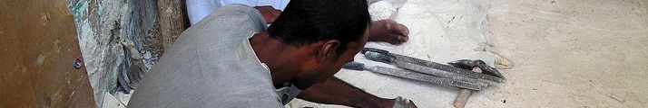Arbeit in der Souvenirfabrik - Nahe Luxor (Theben - EG) - 28 08 2004, 15:46 Uhr