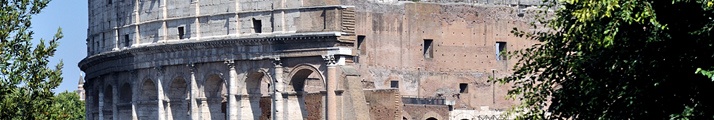 Ruine vergangener Zeiten - Piazza del Colosseo (Rom - IT) - 02 08 2012, 16:02 Uhr