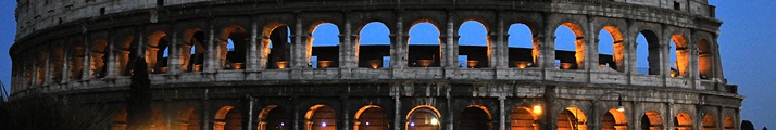 Kolosseum im Abendlicht - Piazza del Colosseo (Rom - IT) - 03 08 2012, 20:48 Uhr