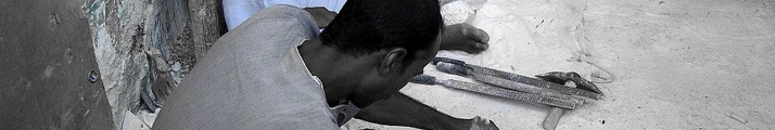 Arbeit in der Souvenirfabrik - Nahe Luxor (Theben - EG) - 28 08 2004, 15:46 Uhr