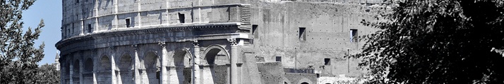 Ruine vergangener Zeiten - Piazza del Colosseo (Rom - IT) - 02 08 2012, 16:02 Uhr