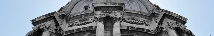 Ein Blick nach oben - Petersdom Vatikanstaat (Rom - IT) - 03 08 2014, 14:23 Uhr